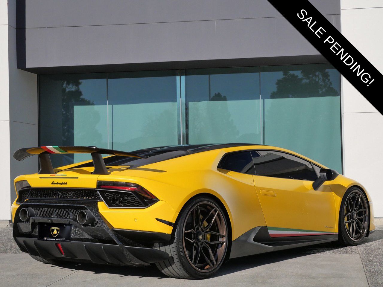 2018 Lamborghini Huracan Performante photo 2