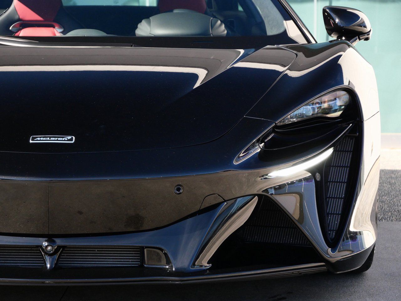 2024 McLaren Artura TechLux photo 6