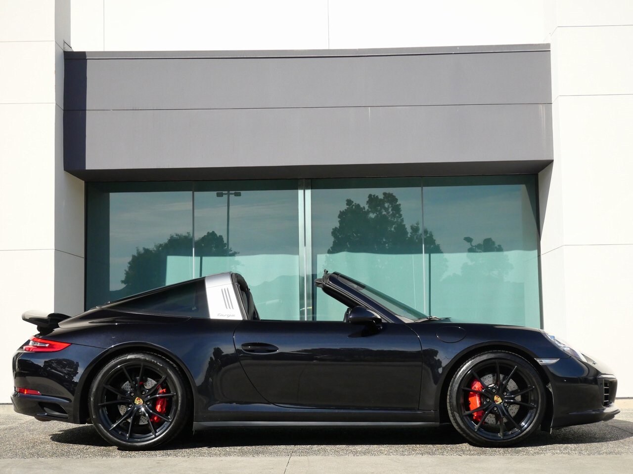 2017 Porsche 911 Targa 4S photo 3