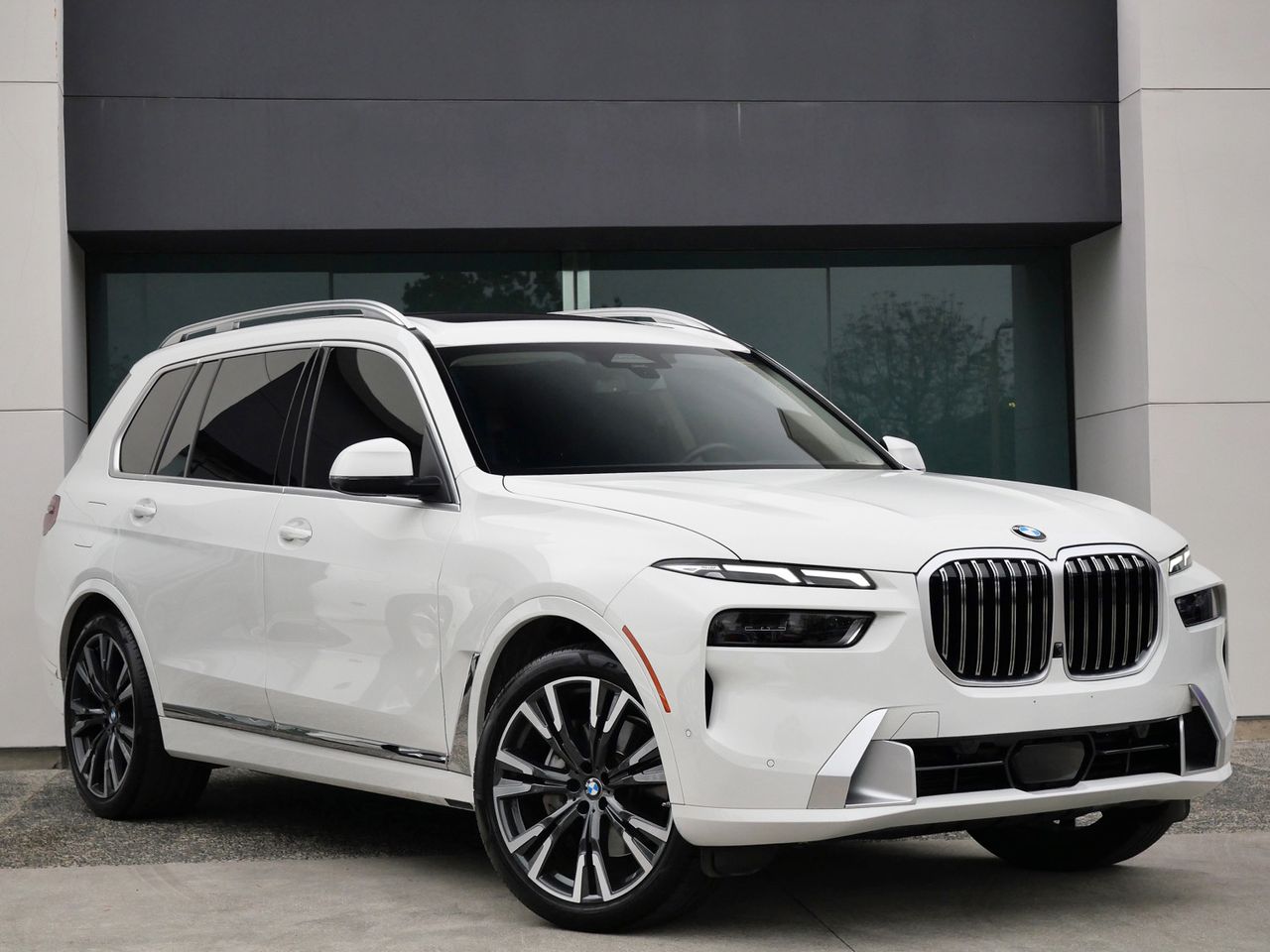 2025 BMW X7 xDrive40i's photo