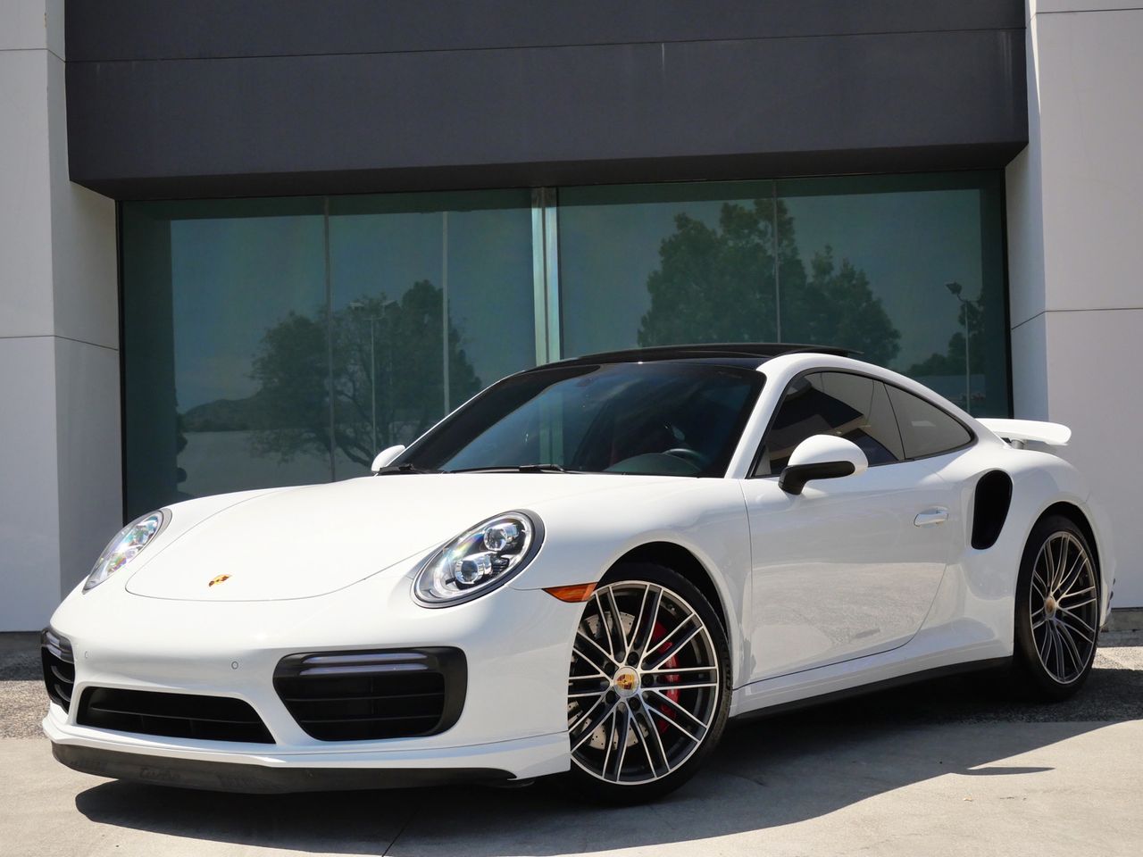 2019 Porsche 911 Turbo photo 2