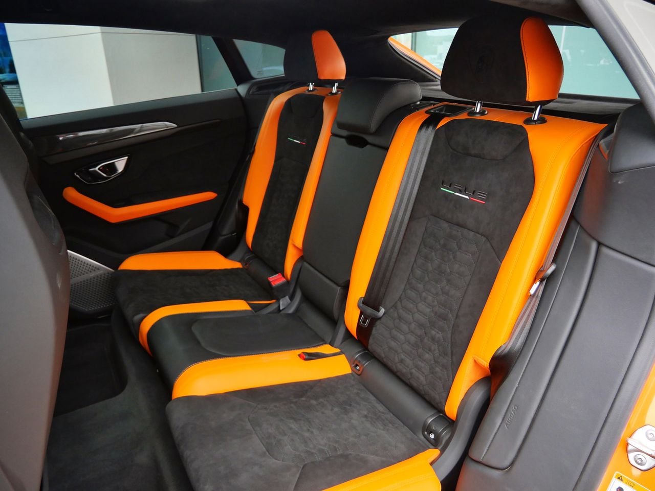 2022 Lamborghini Urus Pearl Capsule photo 5