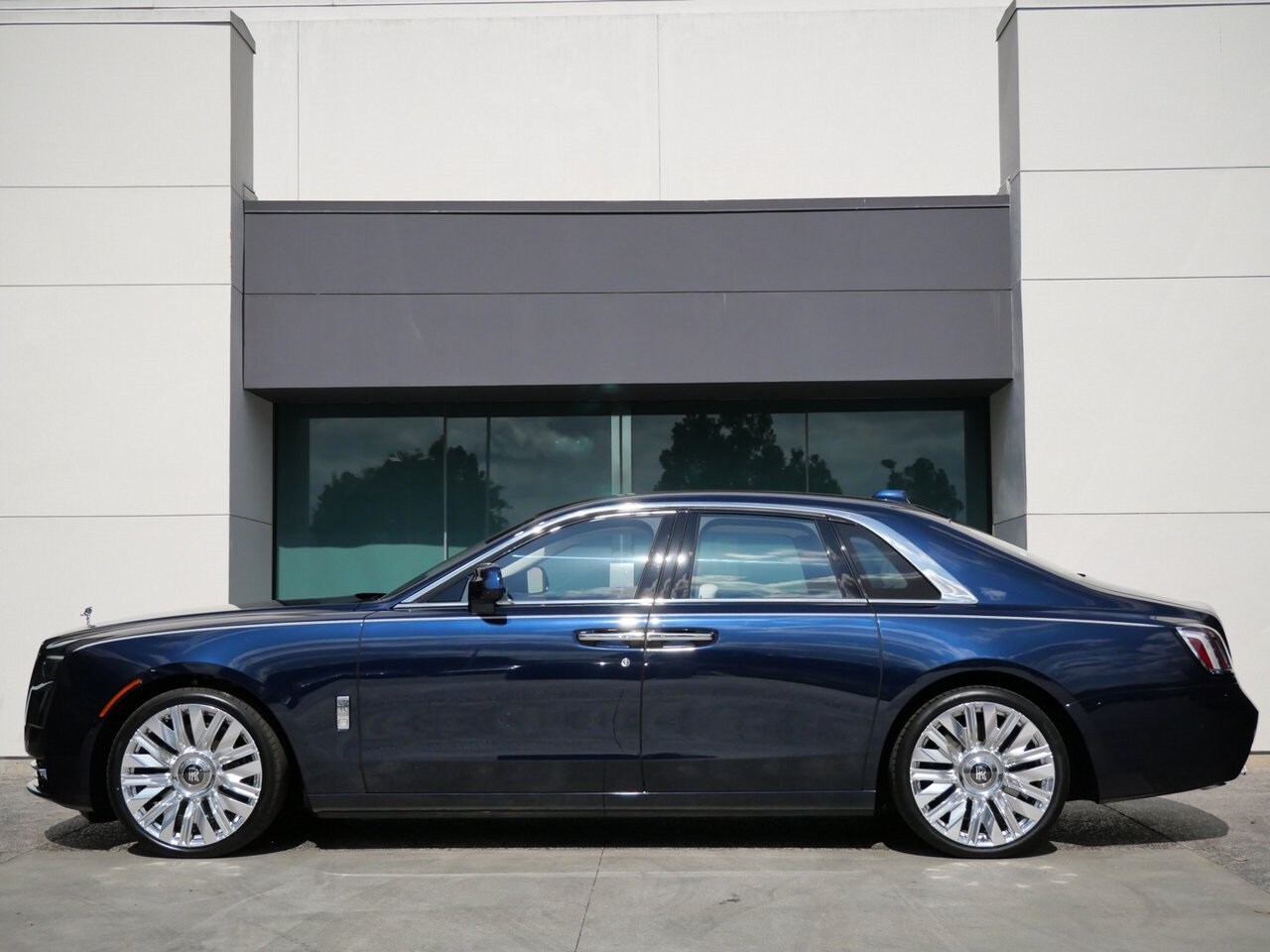 2025 Rolls Royce Ghost RR photo 3