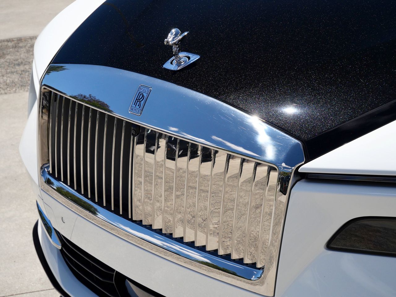 2024 Rolls-Royce Spectre photo 6