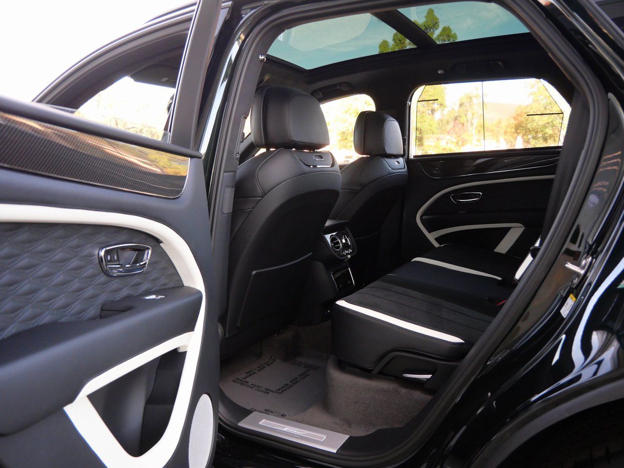 2026 Bentley Bentayga Speed - Photo 17