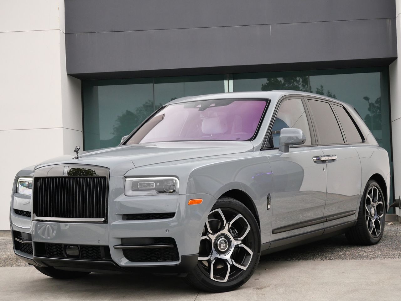 2023 Rolls-Royce Cullinan Black Badge's photo