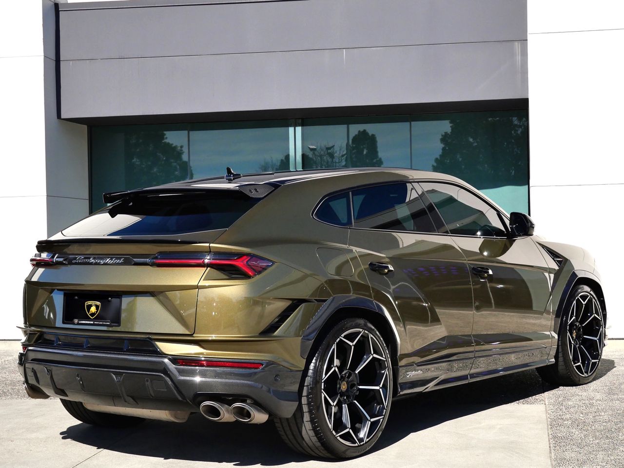 2024 Lamborghini Urus Performante photo 2