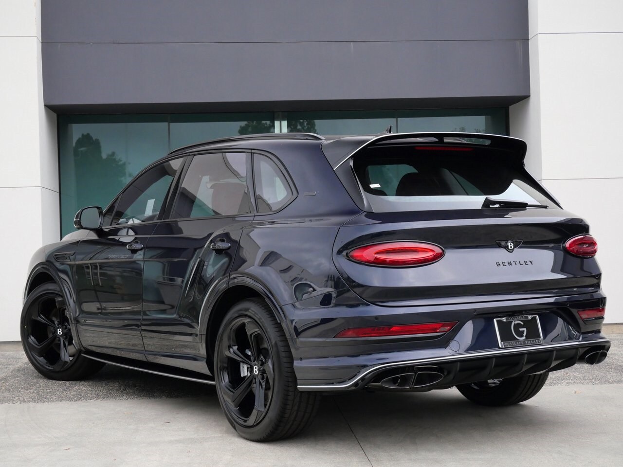 2025 Bentley Bentayga S photo 2