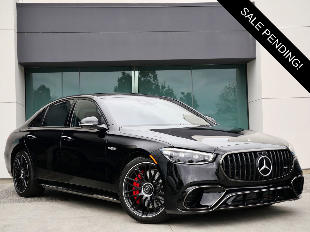 2024 Mercedes-Benz S-Class S 63 E-Performance's photo