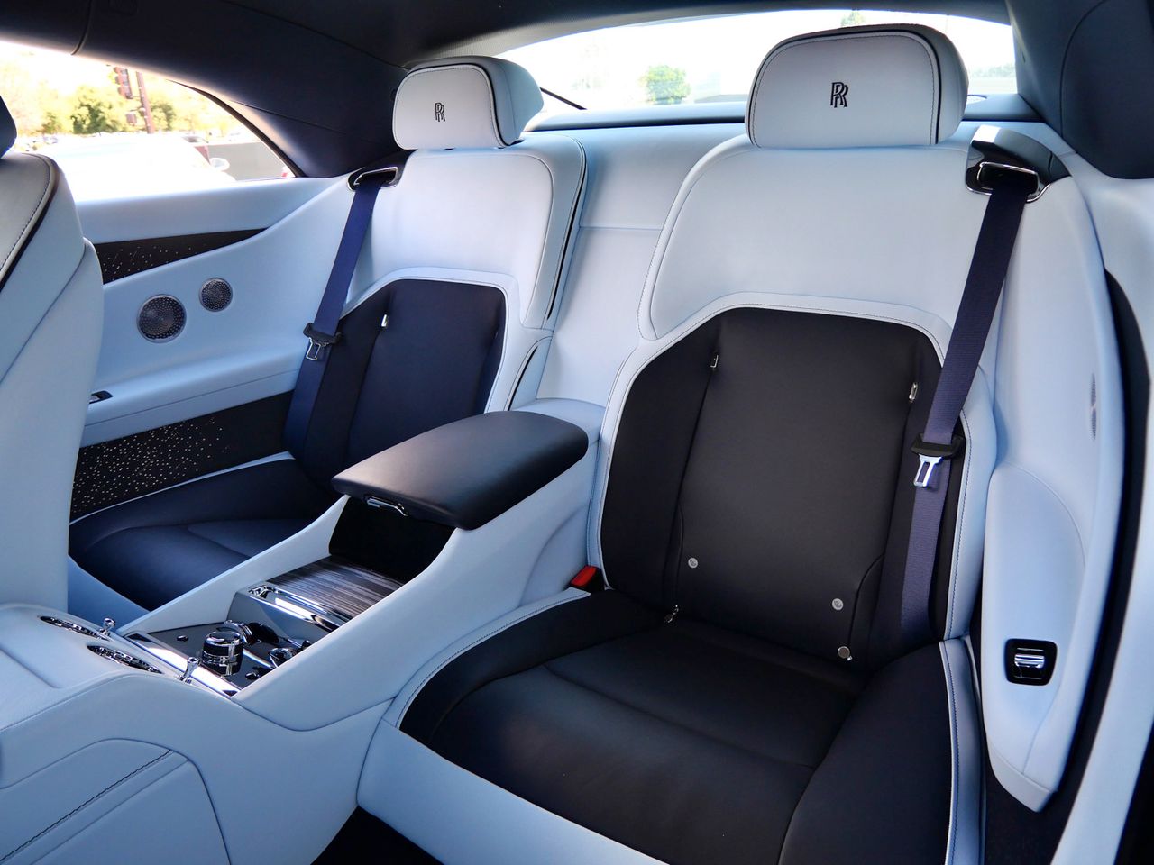 2024 Rolls-Royce Spectre photo 3