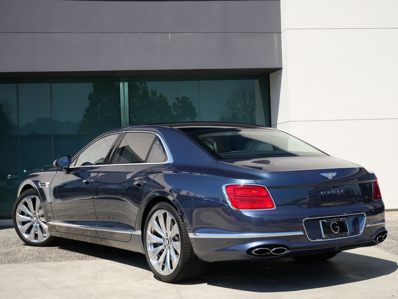 2023 Bentley Flying Spur Azure photo 2
