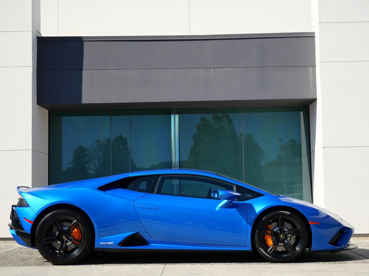 2020 Lamborghini Huracan EVO photo 2