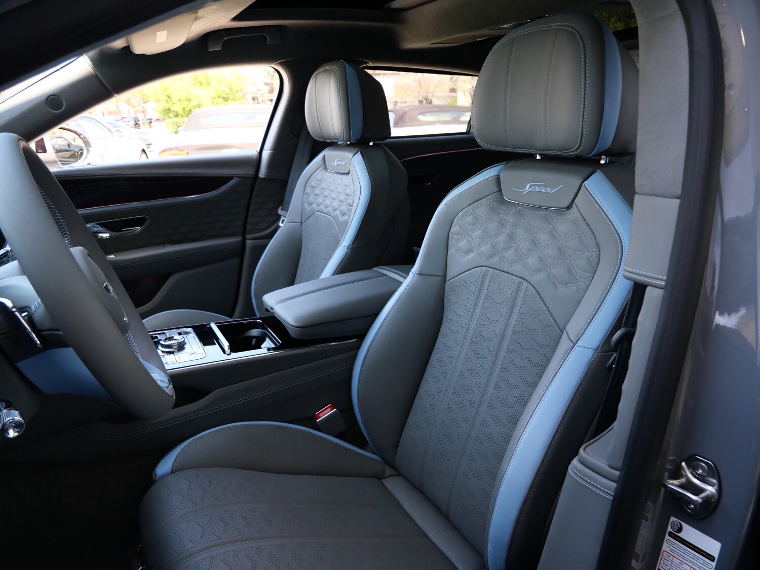 2025 Bentley Flying Spur Speed photo 2