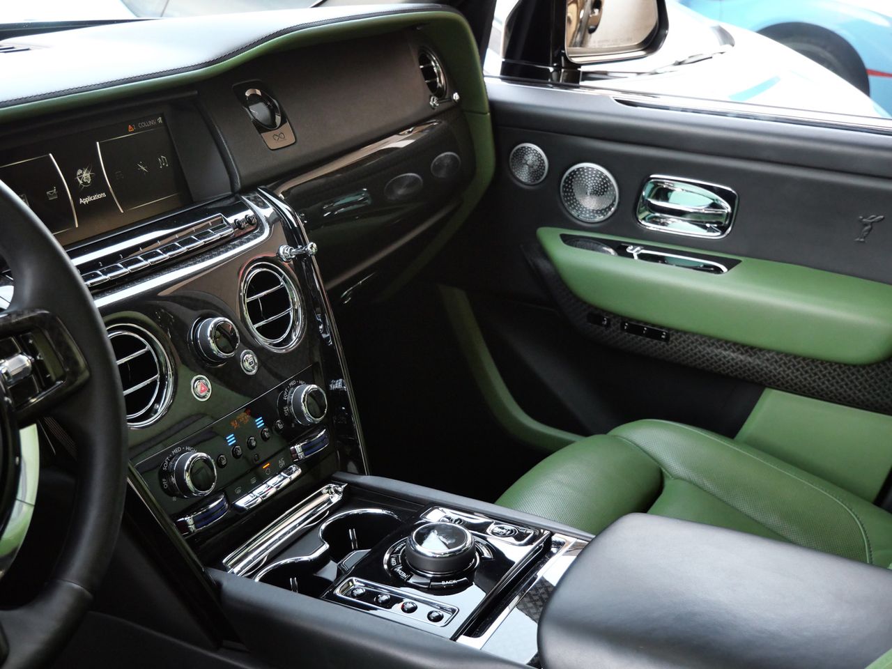 2023 Rolls-Royce Cullinan Black Badge - Photo 26
