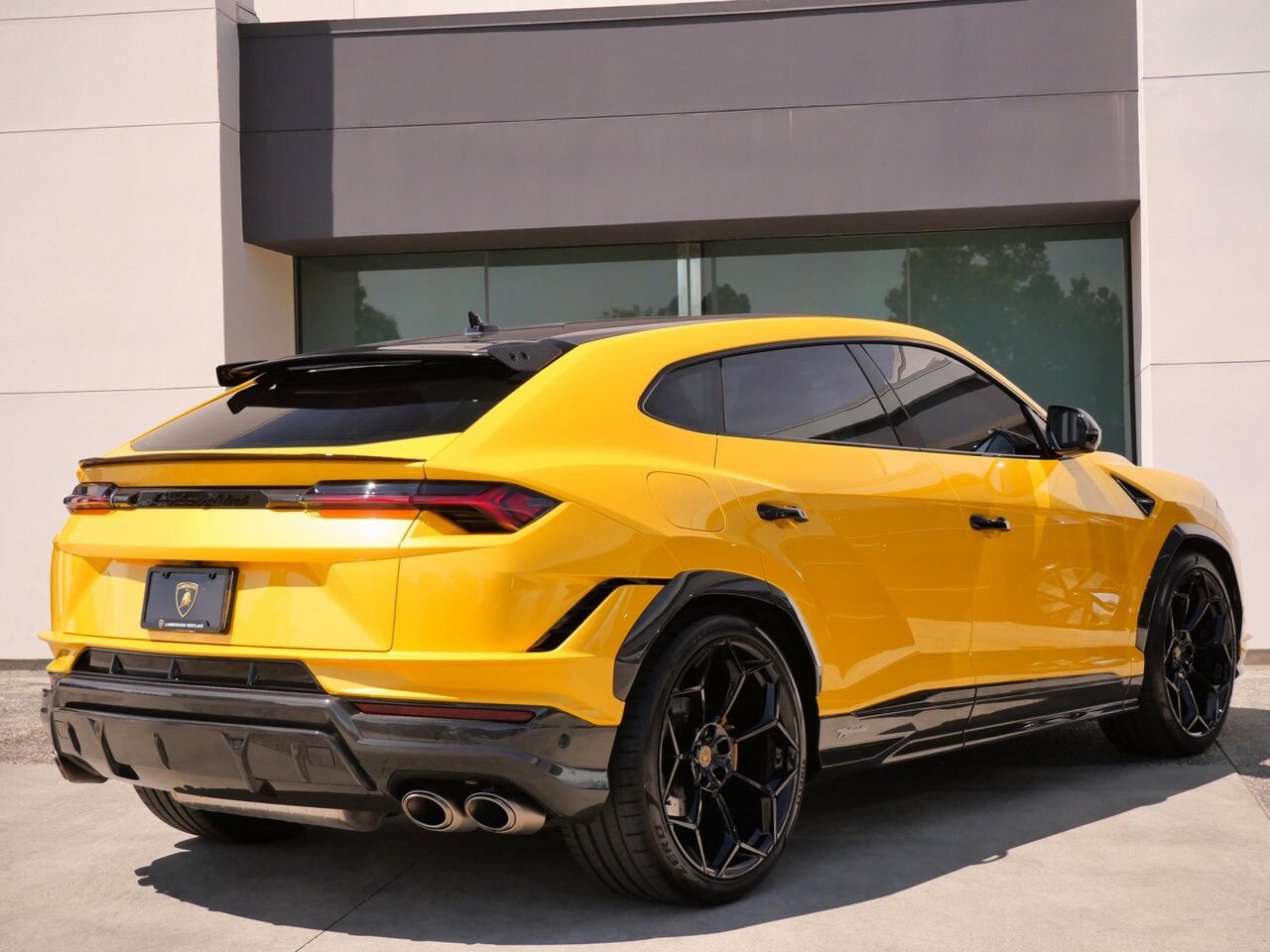 2024 Lamborghini Urus Performante photo 3