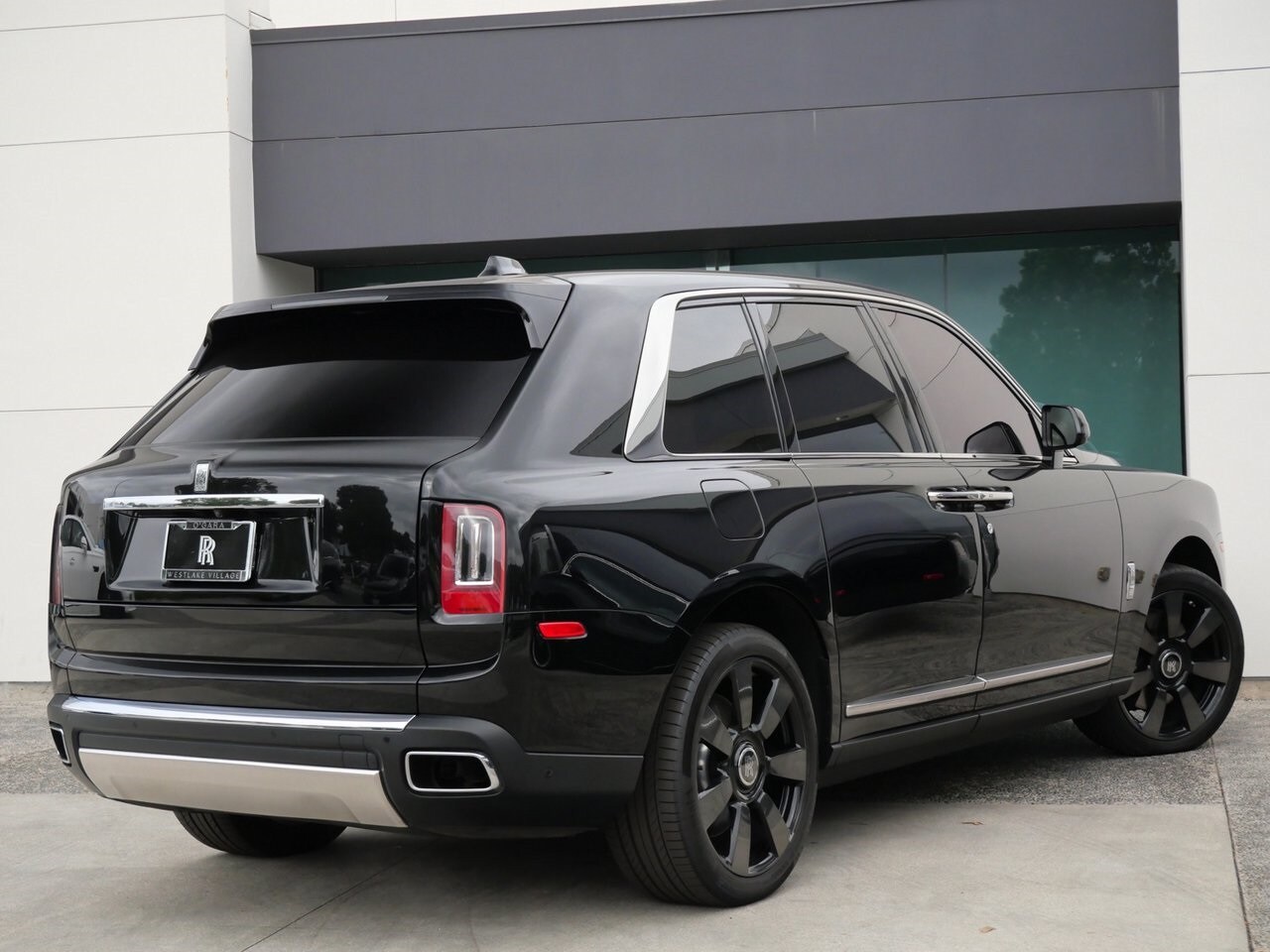 2020 Rolls Royce Cullinan photo 2