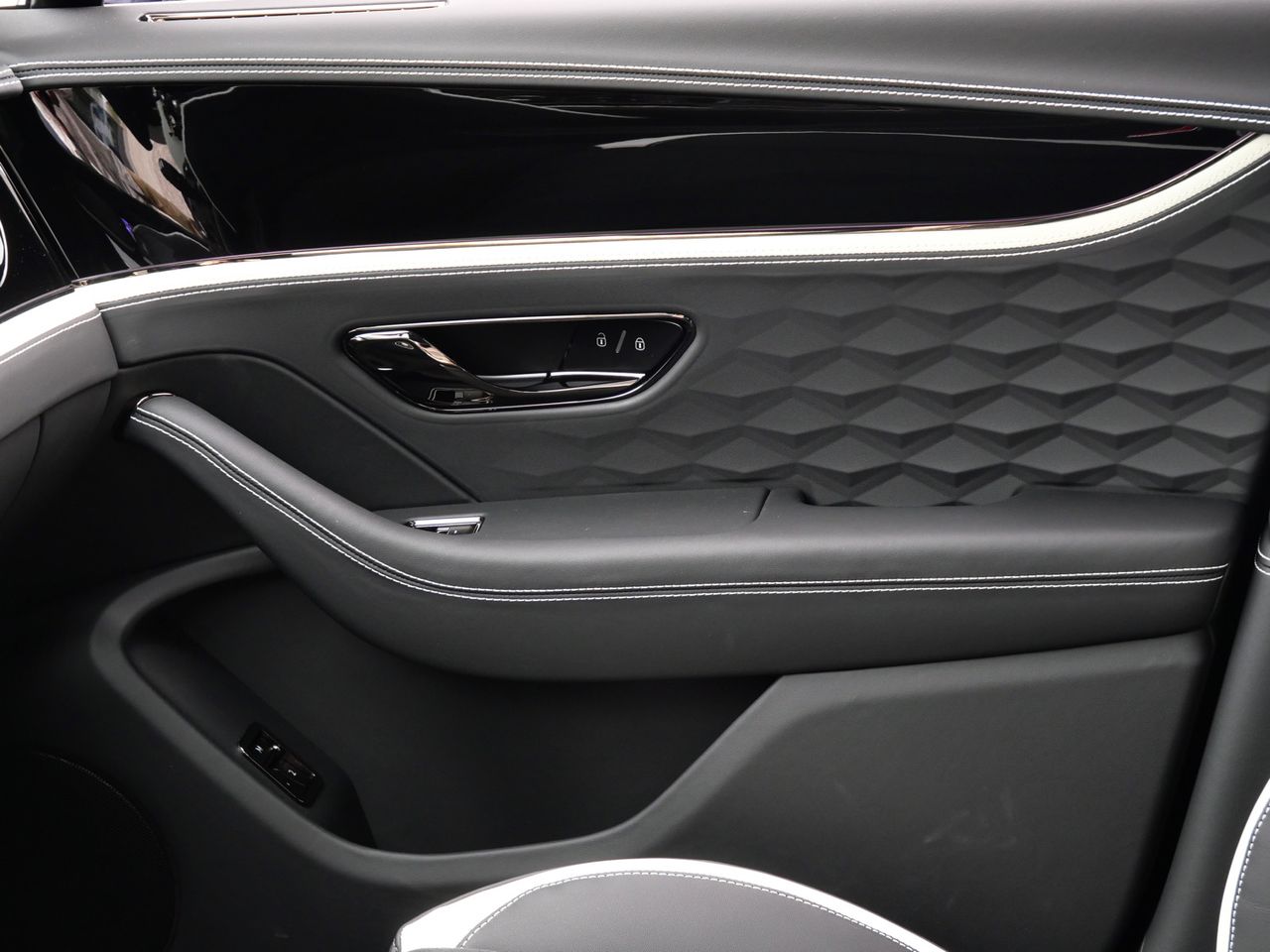 2025 Bentley Flying Spur Speed - Photo 19