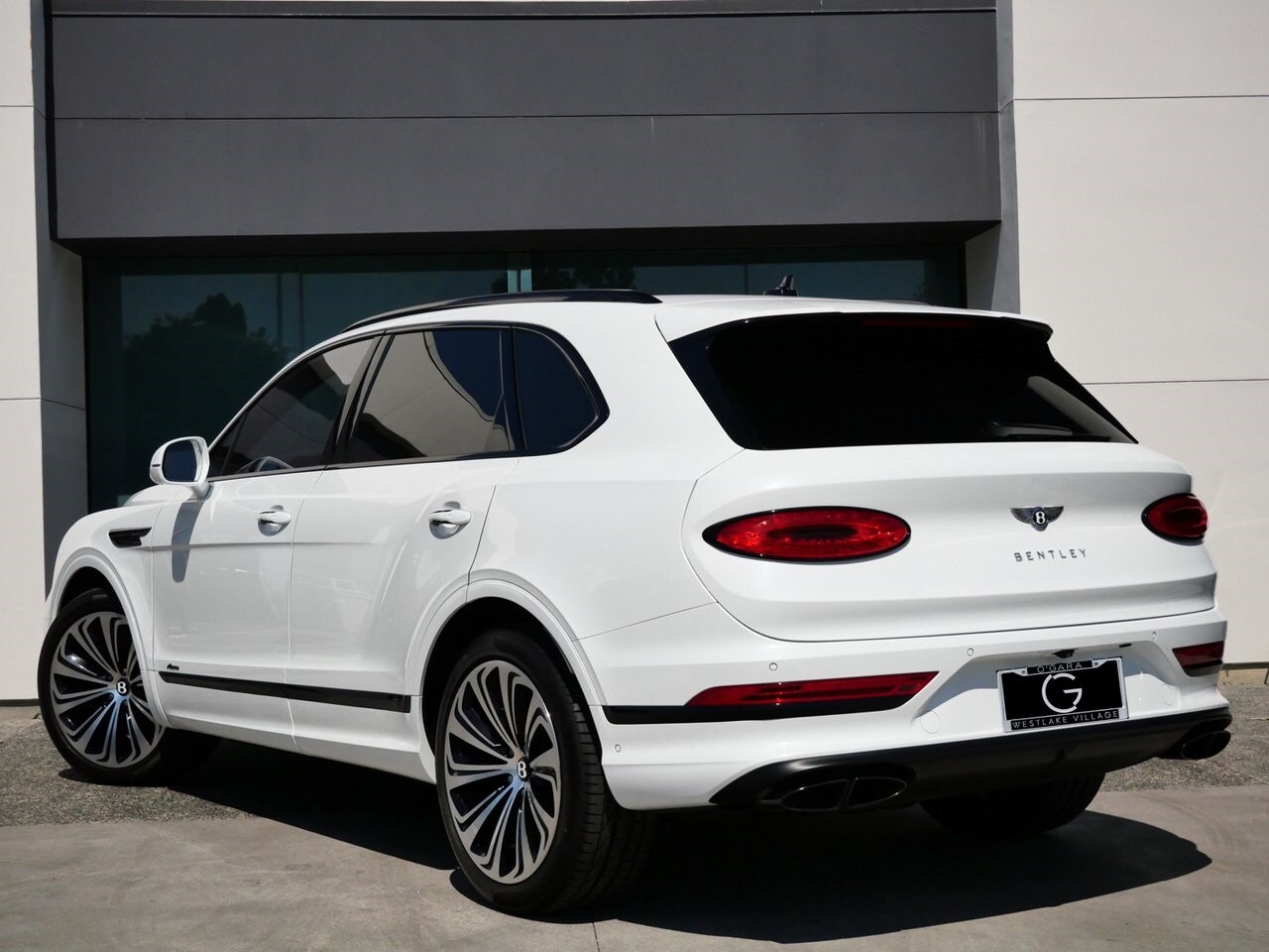 2023 Bentley Bentayga Azure photo 2