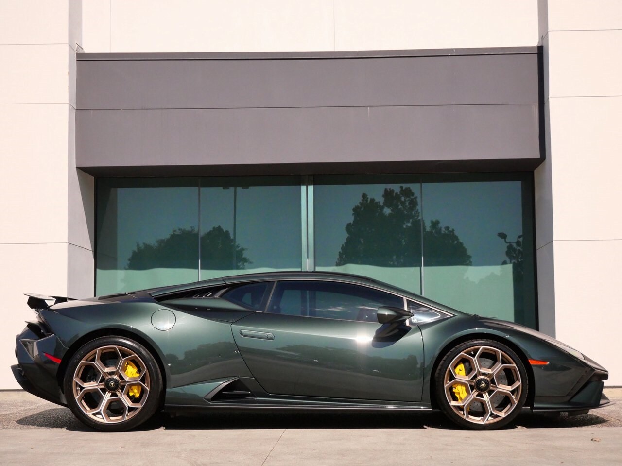 2023 Lamborghini Huracan Tecnica photo 2