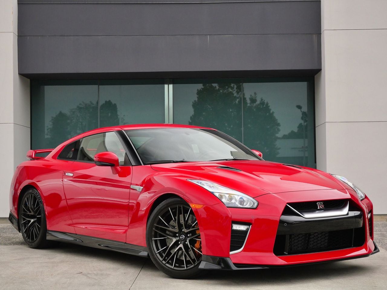2023 Nissan GT-R Premium's photo