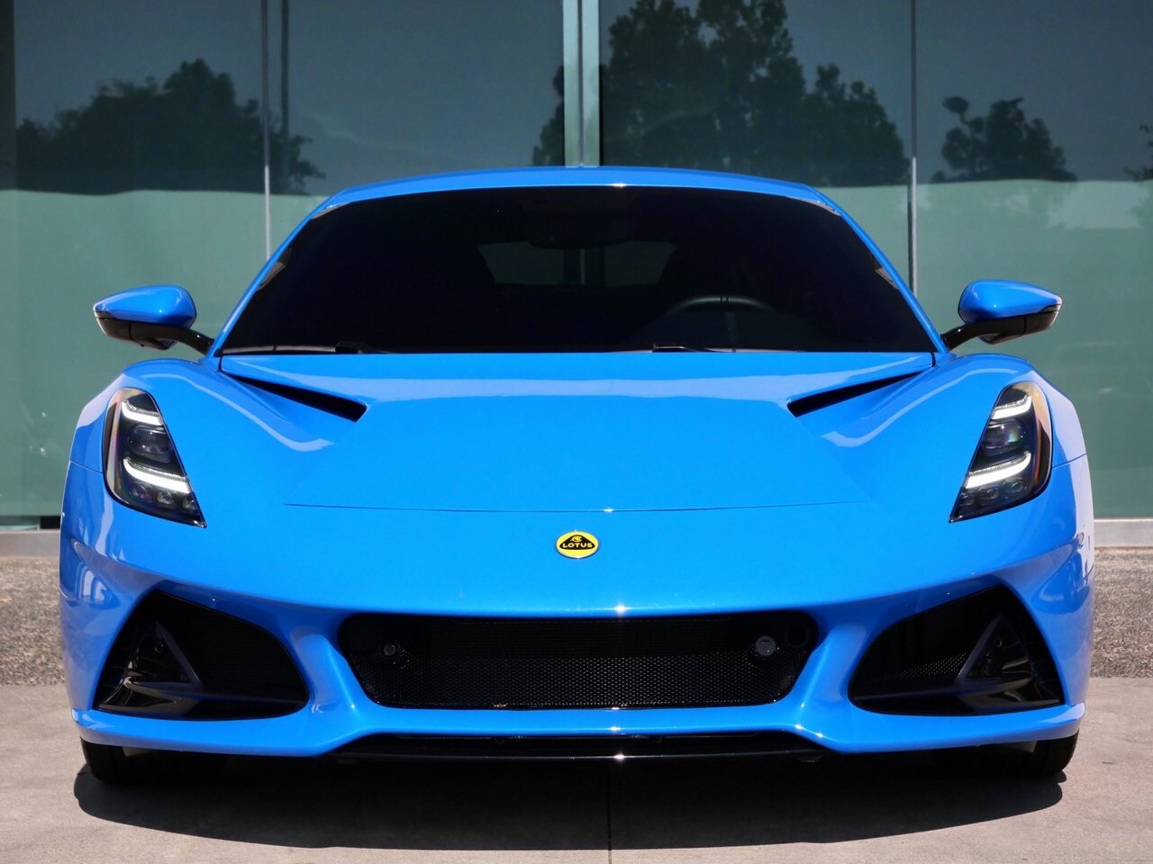 2024 Lotus Emira First Edition photo 2
