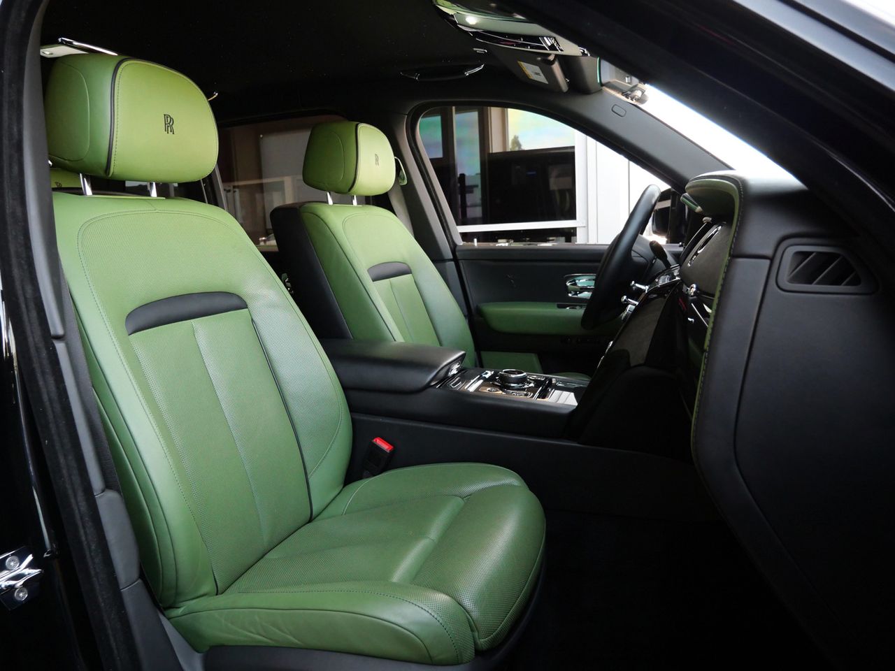 2023 Rolls-Royce Cullinan Black Badge - Photo 33