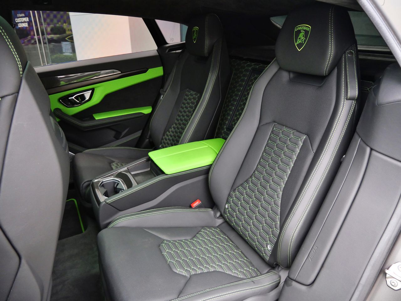 2021 Lamborghini Urus photo 5