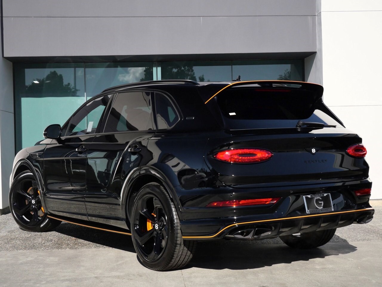 2025 Bentley Bentayga S photo 2