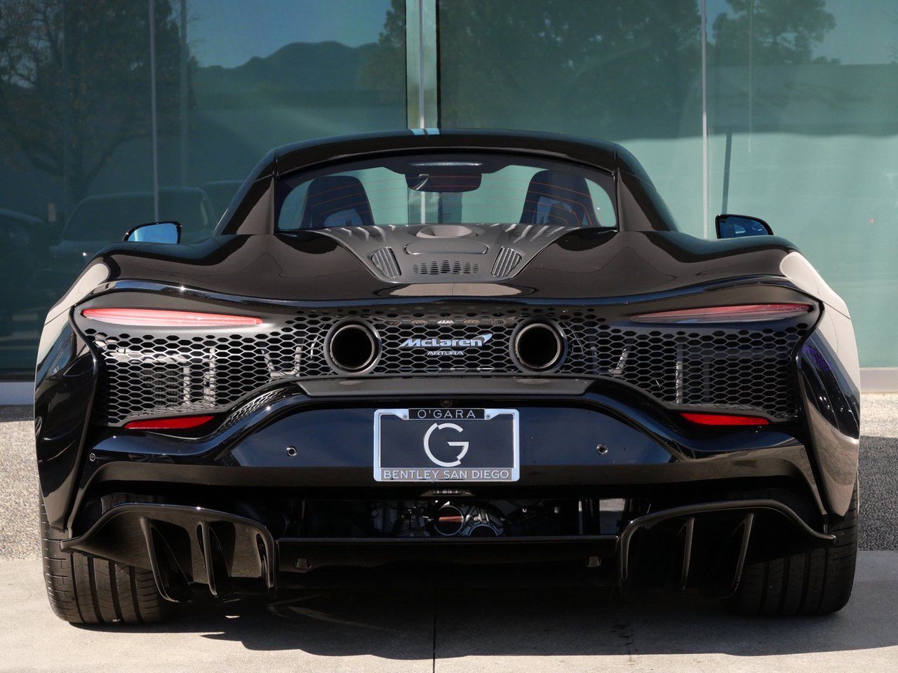 2024 McLaren Artura TechLux photo 5