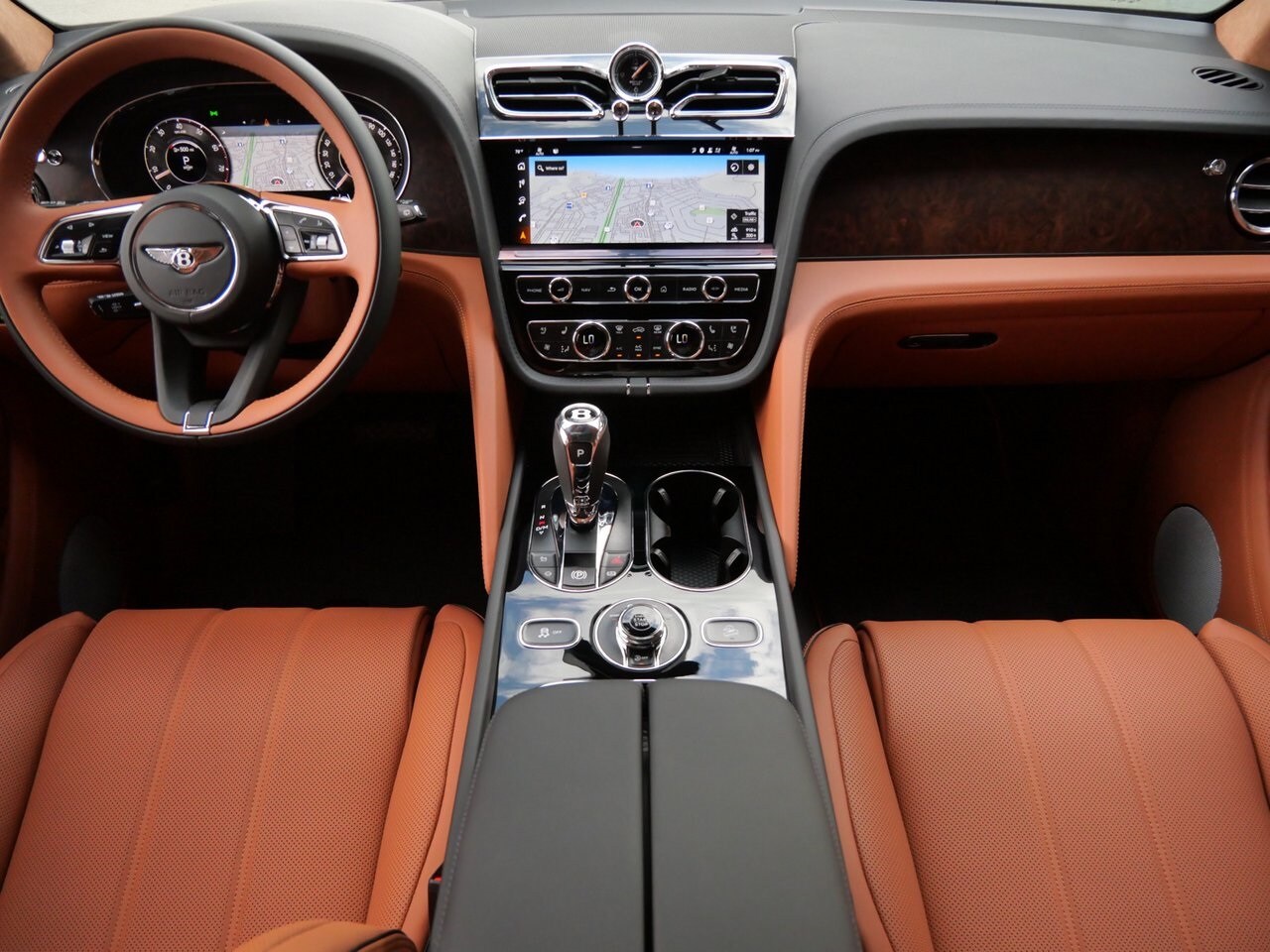 2025 Bentley Bentayga photo 2