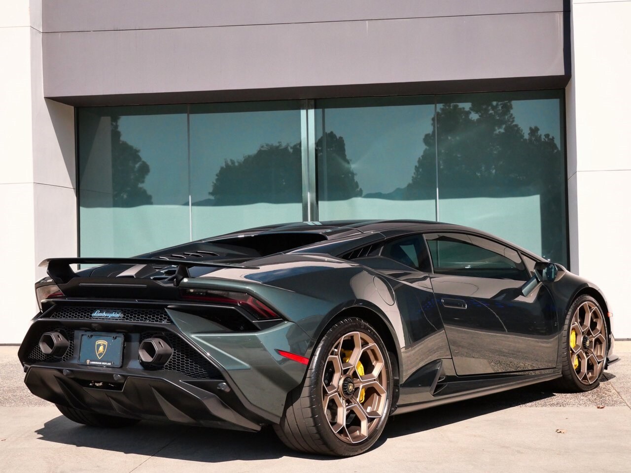 2023 Lamborghini Huracan Tecnica photo 3
