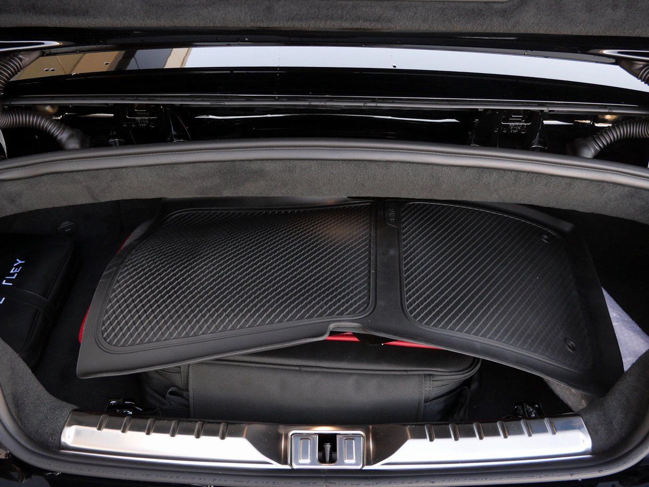 2026 Bentley Continental GTC Azure - Photo 18