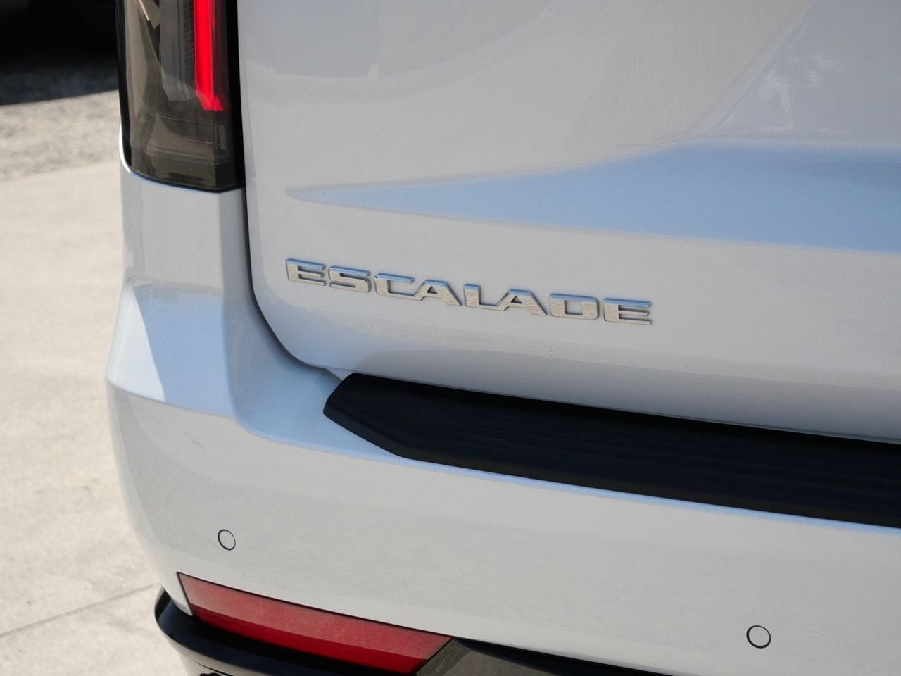 2023 CADILLAC Escalade Sport photo 3
