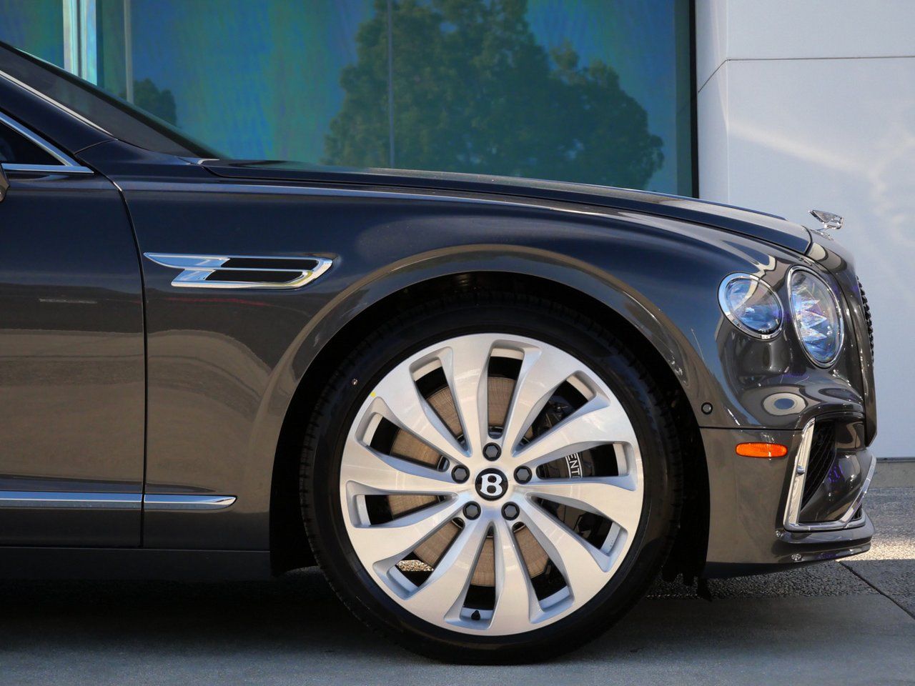 2026 Bentley Flying Spur - Photo 6