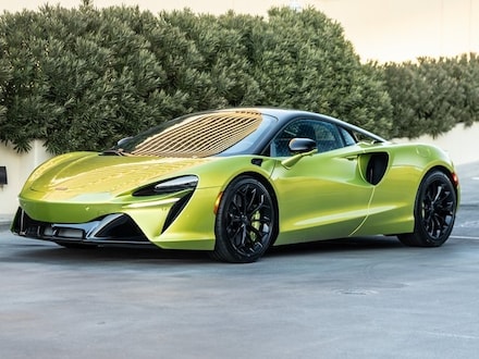 2025 McLaren Artura Coupe