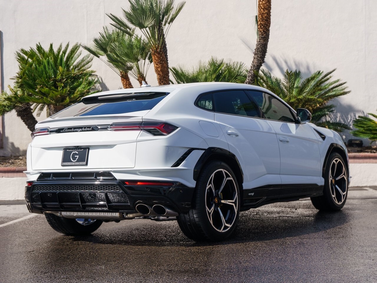 2024 Lamborghini Urus S photo 2