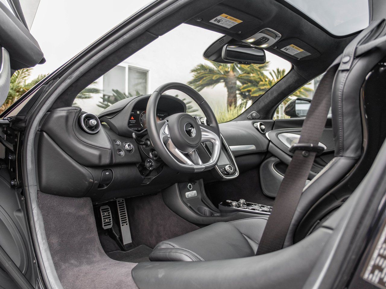 2023 Mclaren GT Base photo 6