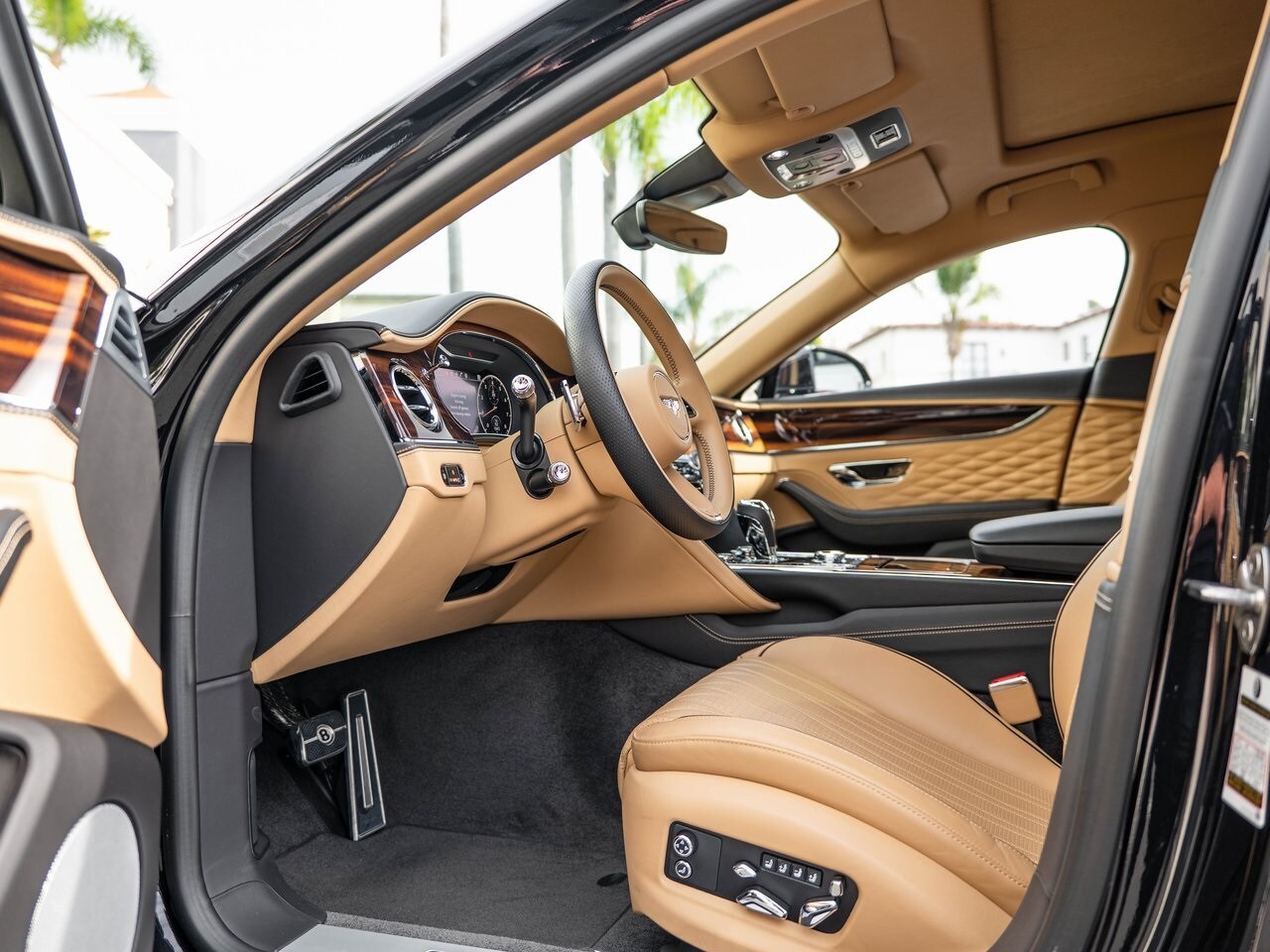 2022 Bentley Flying Spur V8 photo 2