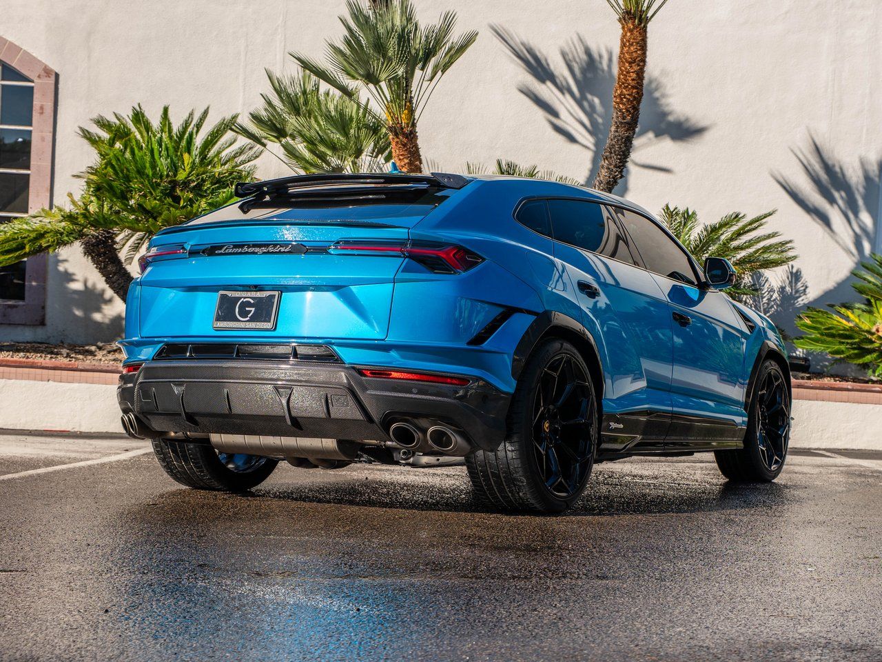 2023 Lamborghini Urus Performante photo 2