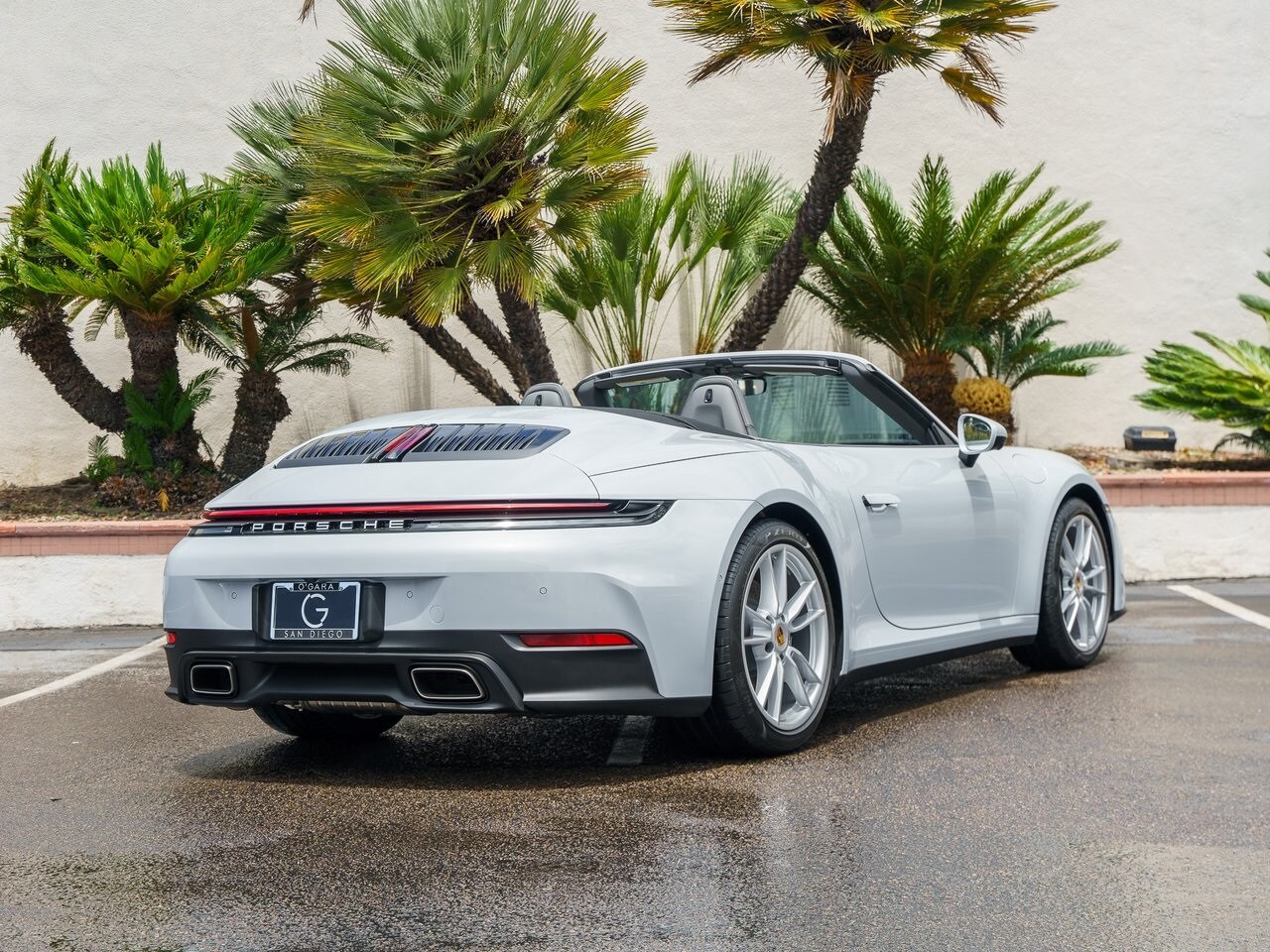 2025 Porsche 911 Cabriolet photo 3