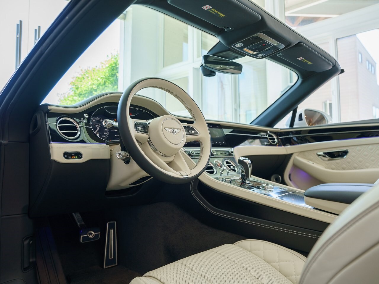 2022 Bentley Continental GTC Speed photo 2