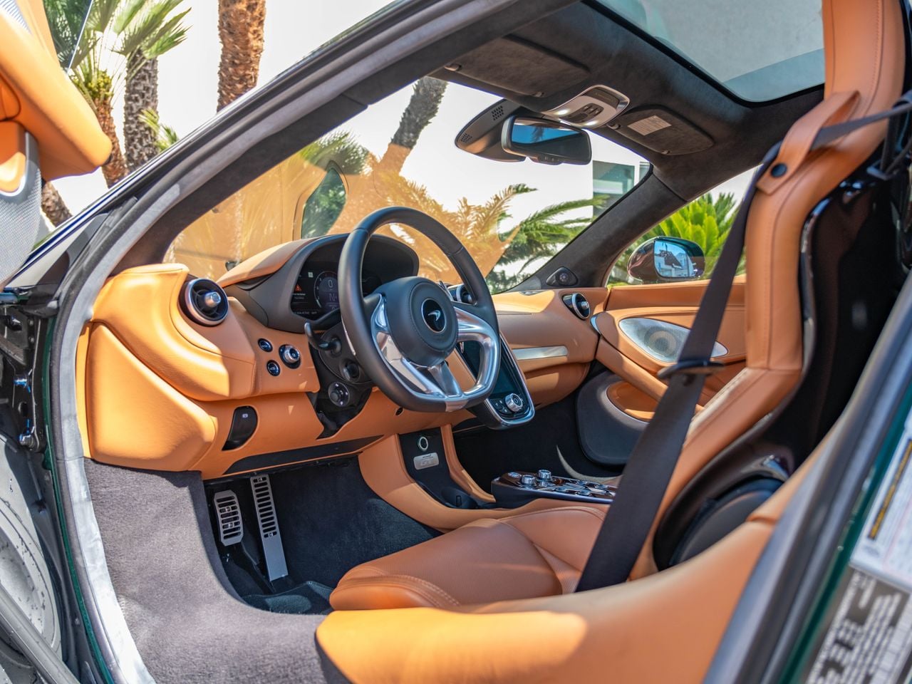 2023 McLaren GT photo 3