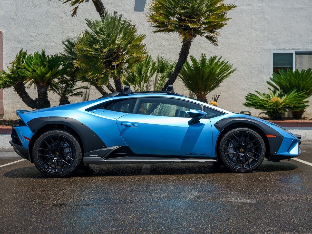 2024 Lamborghini Huracan Sterrato Coupe photo 2