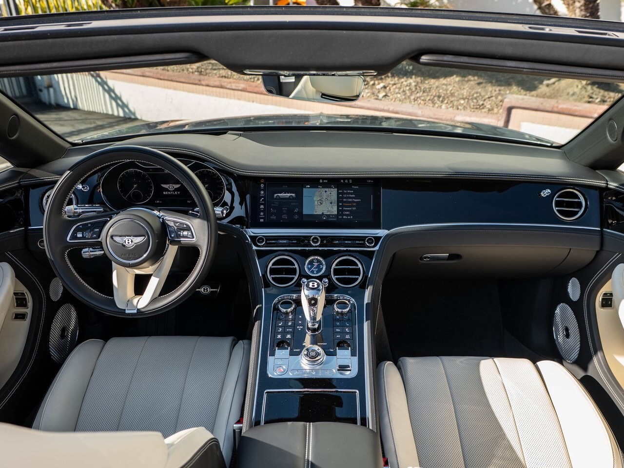 2024 Bentley Continental GTC V8 photo 4