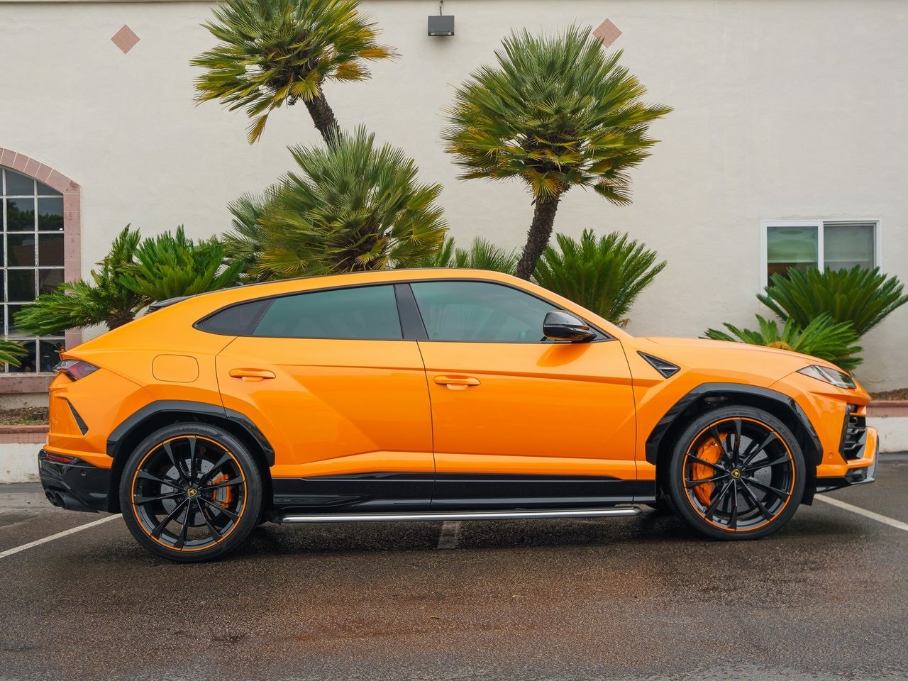 Used 2022 Lamborghini Urus Pearl Capsule with VIN ZPBUA1ZL4NLA19232 for sale in La Jolla, CA
