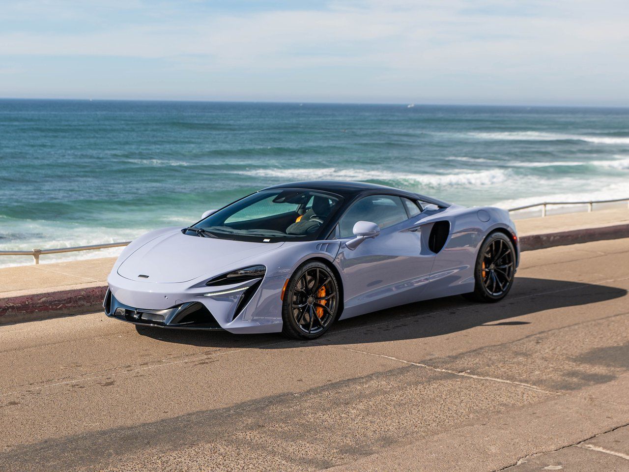 2026 McLaren Artura's photo
