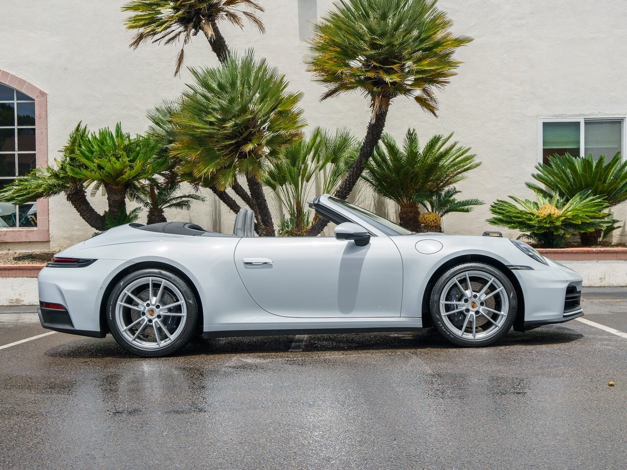2025 Porsche 911 Cabriolet photo 4
