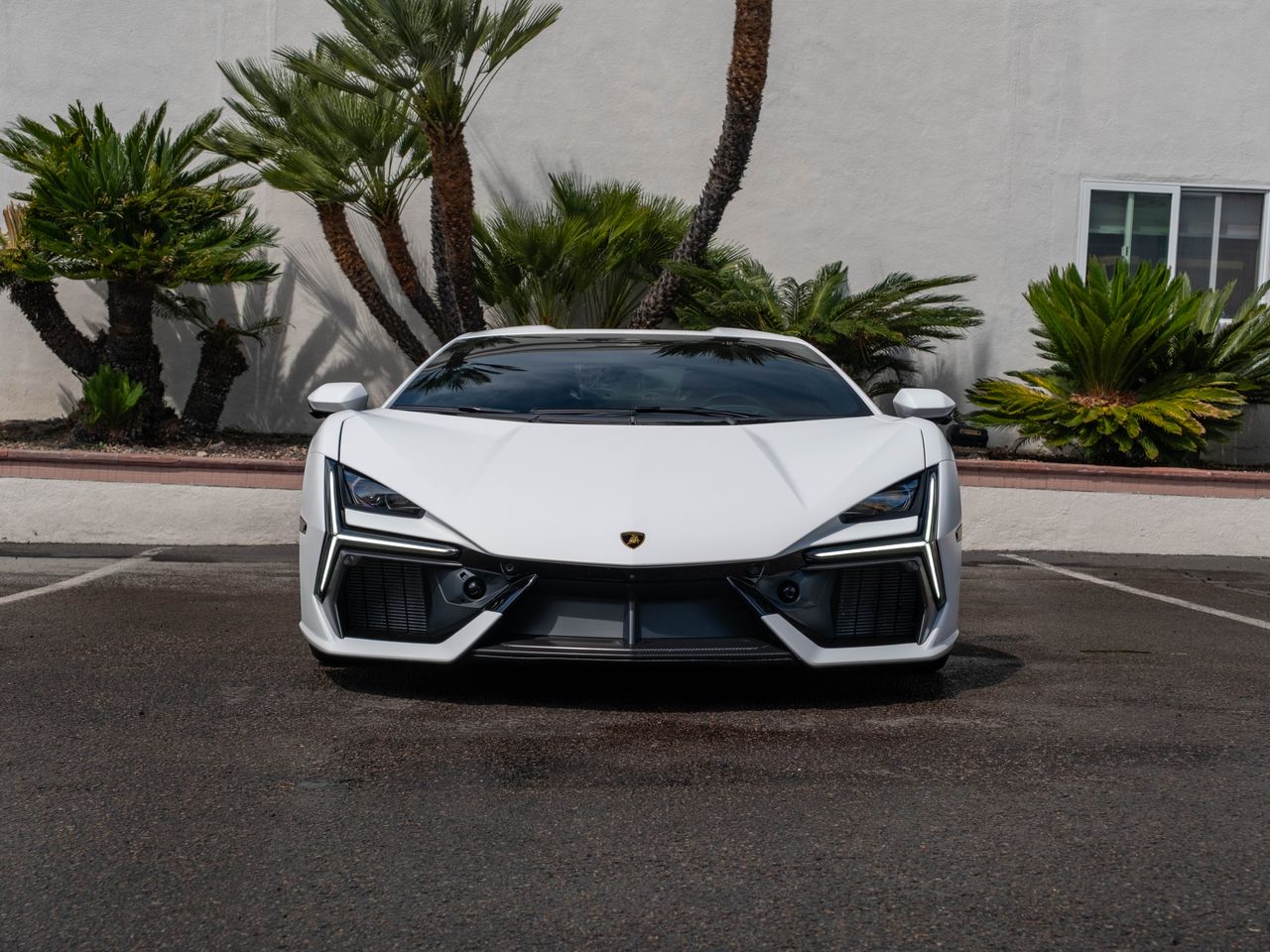 2025 Lamborghini Revuelto photo 2