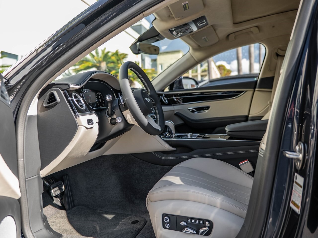 2026 Bentley Flying Spur photo 2