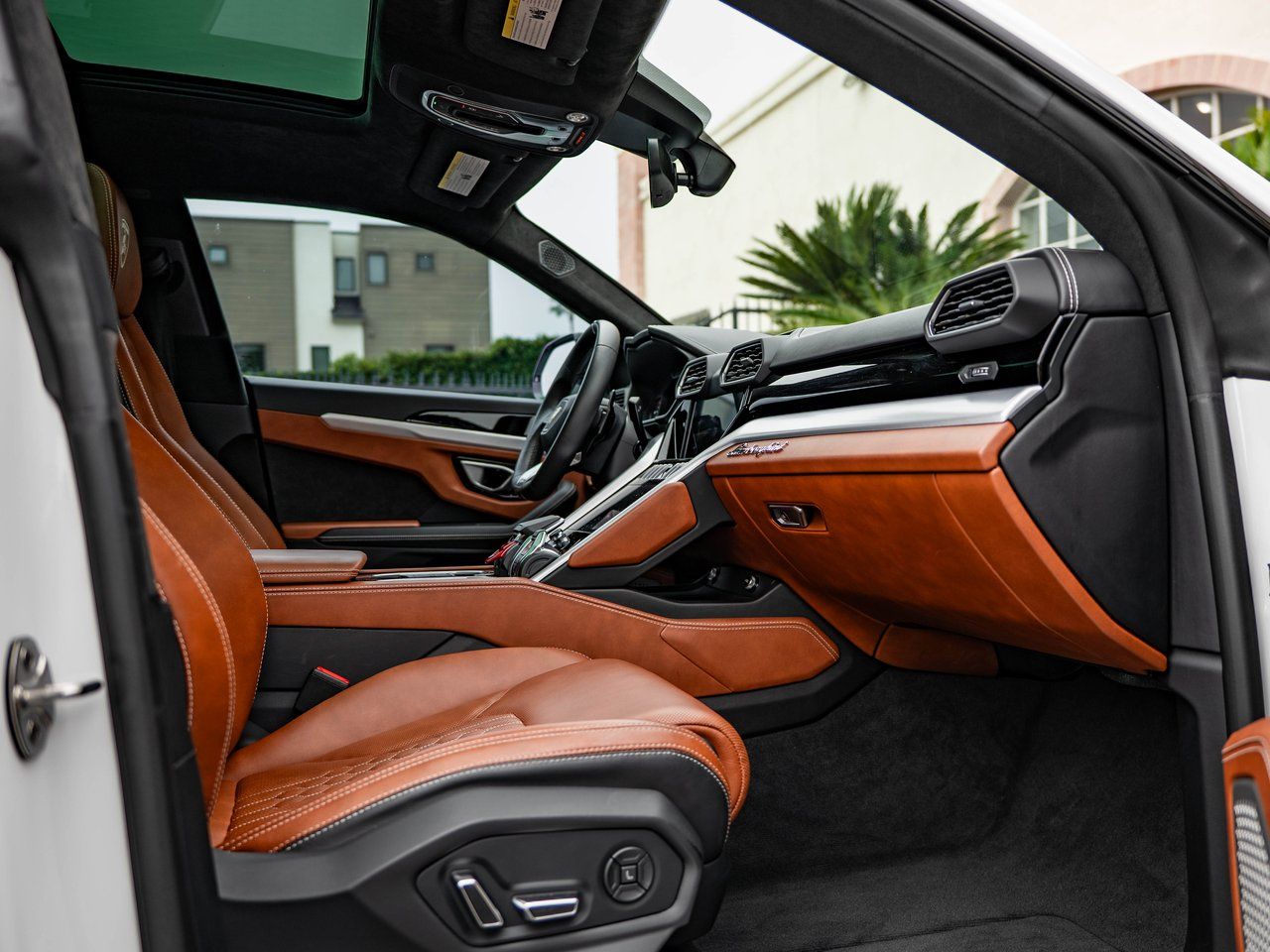 2024 Lamborghini Urus S photo 3